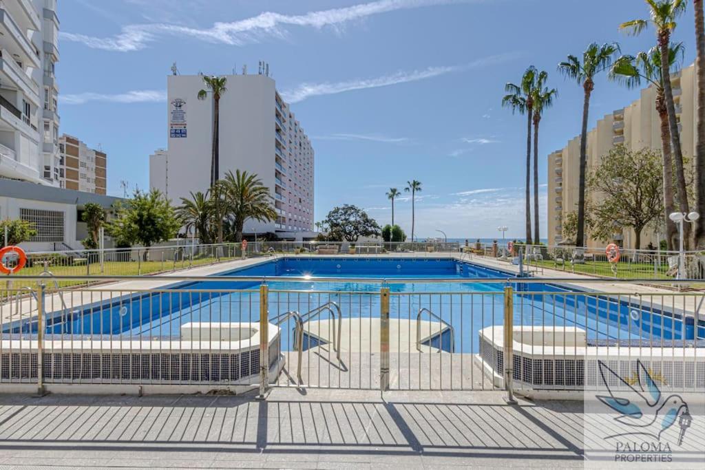 Wonderful Studio Apartment On The Beachfront Benalmádena Exterior foto